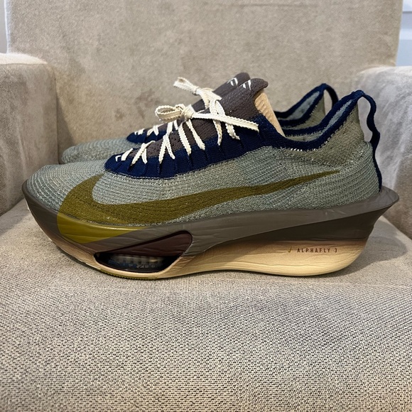 Nike AlphaFly Next %3Athletic Shoes in Green and Blue Rare color!